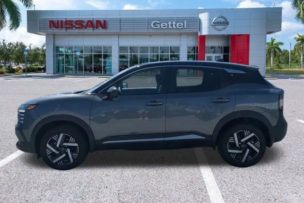 2025 Nissan Kicks SV photo 1