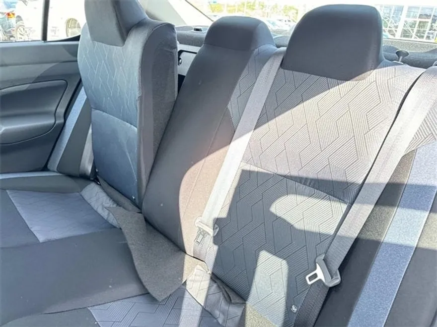 2025 Nissan Versa 1.6 SV photo 7