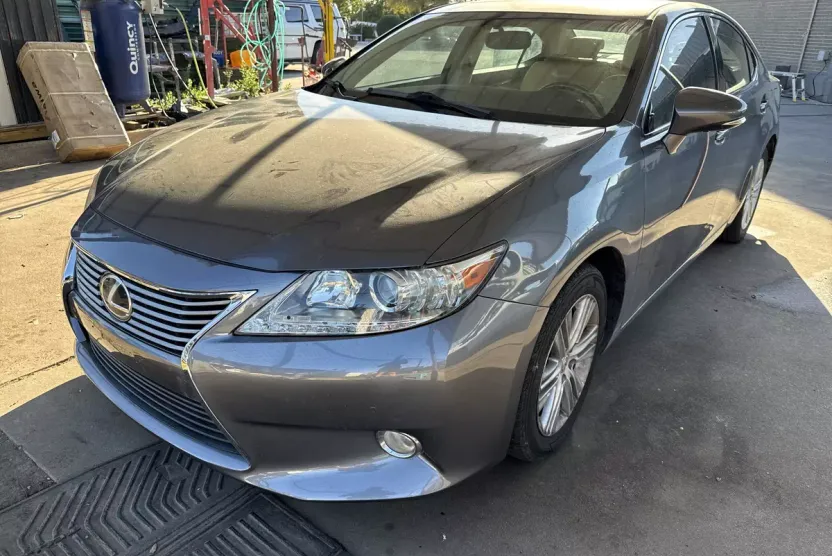 2014 Lexus ES 350 photo 1
