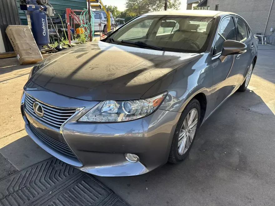 2014 Lexus ES 350 photo 1