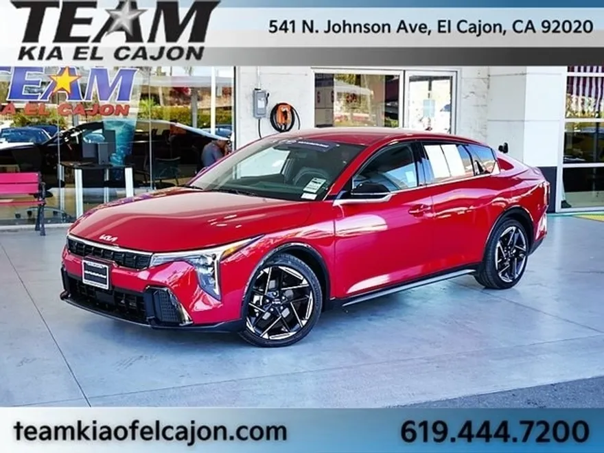 2025 Kia K4 GT-Line photo 1