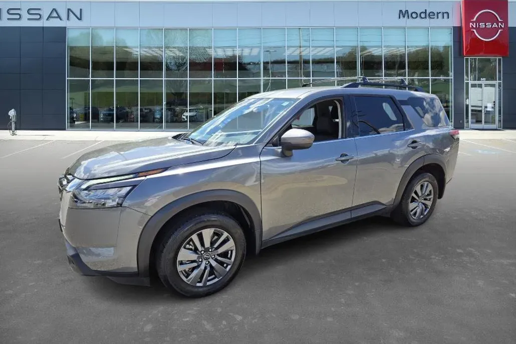 2024 Nissan Pathfinder SV photo 1