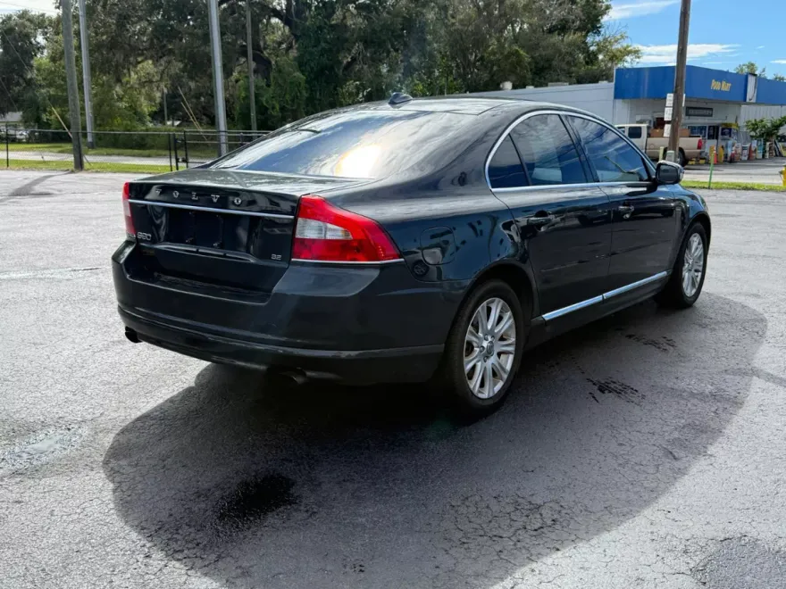 2010 Volvo S80 3.2 photo 1