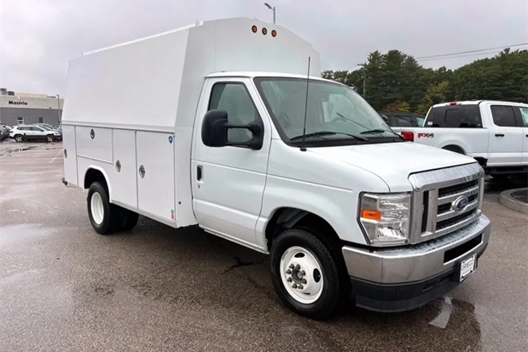 2024 Ford E-350 Base photo 1