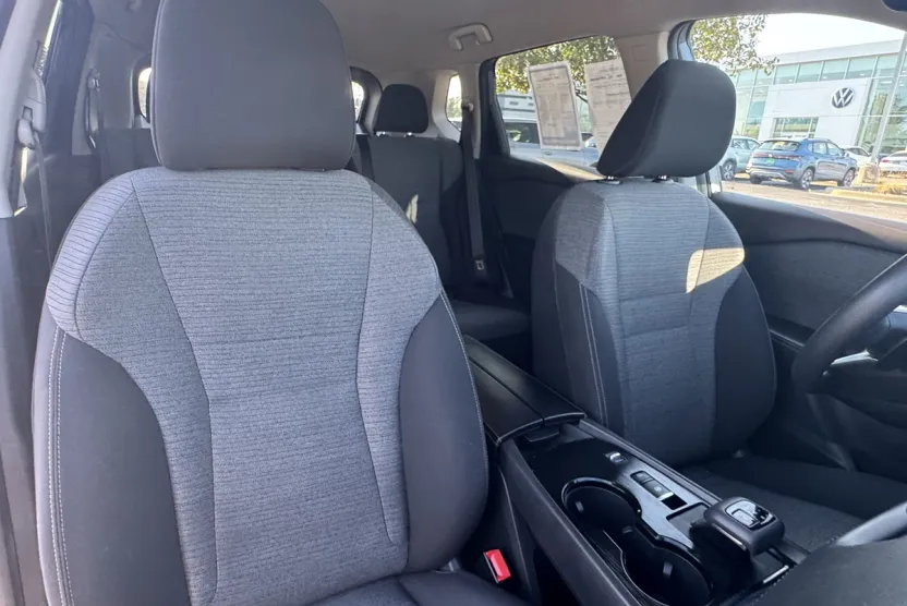 2023 Nissan Rogue SV photo 1