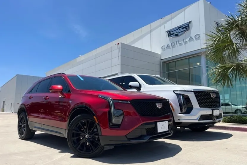 2025 Cadillac XT4 Sport photo 1