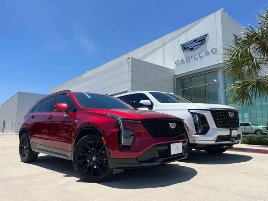 2025 Cadillac XT4 Sport photo 1