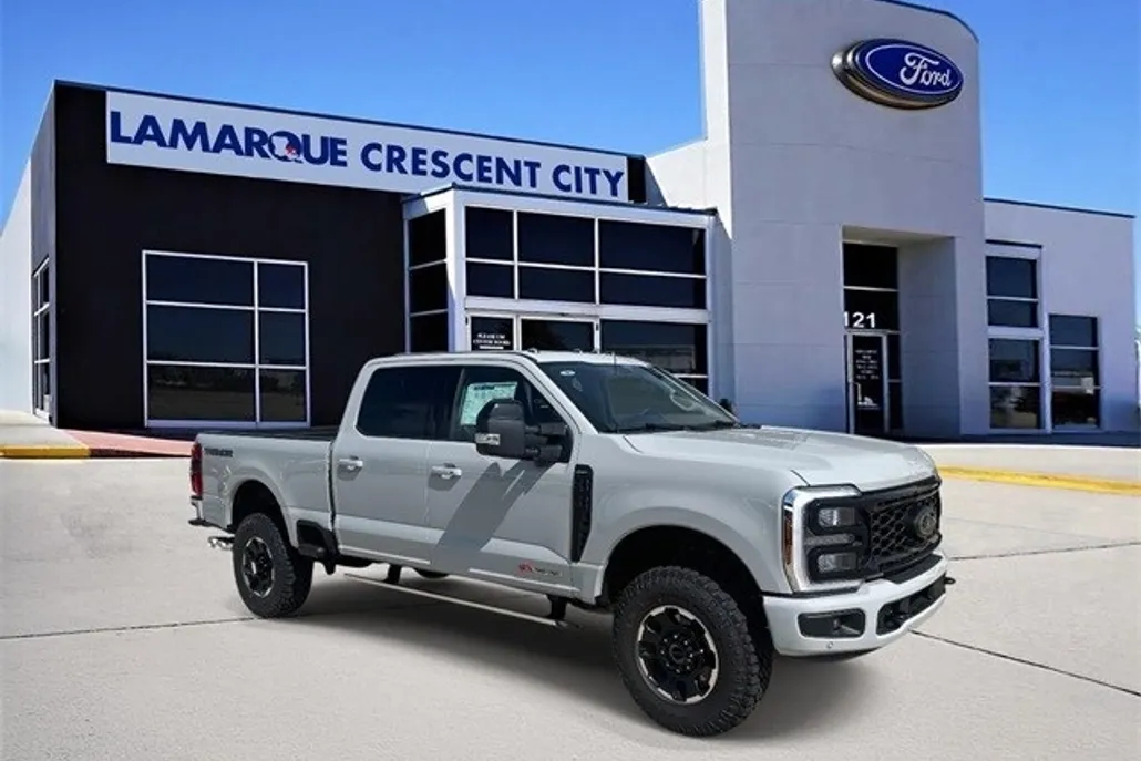 2025 Ford F-350 photo 1