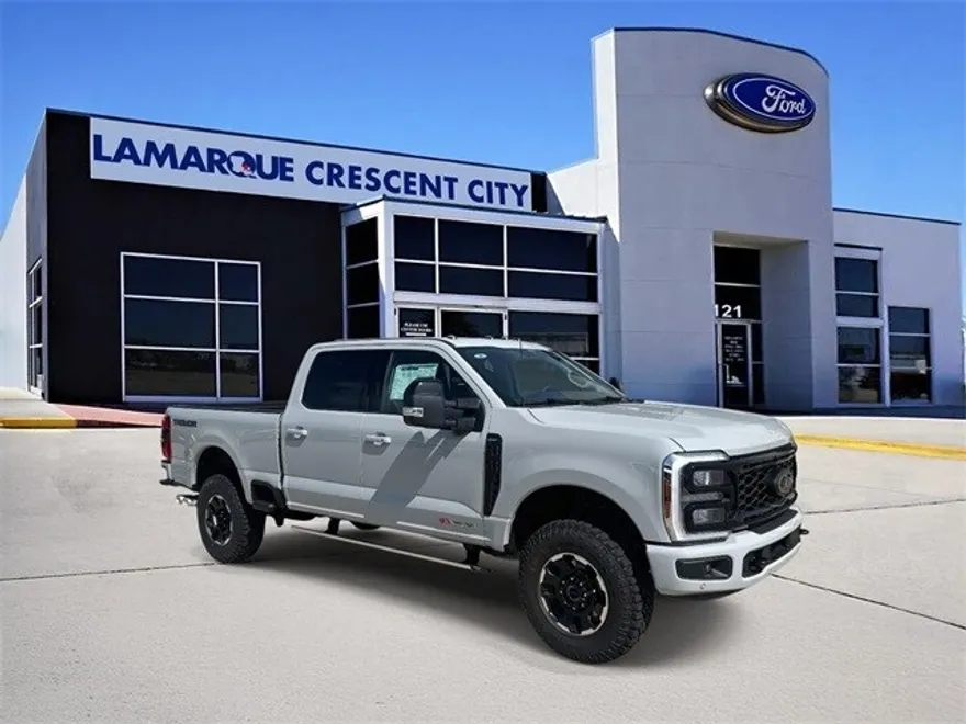 2025 Ford F-350 photo 1