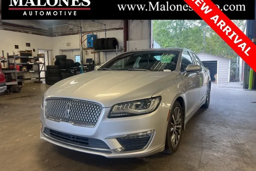 2019 Lincoln MKZ Standard photo 1