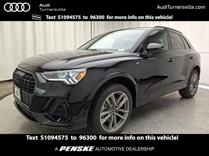 2025 Audi Q3 45 TFSI S line Premium photo 1