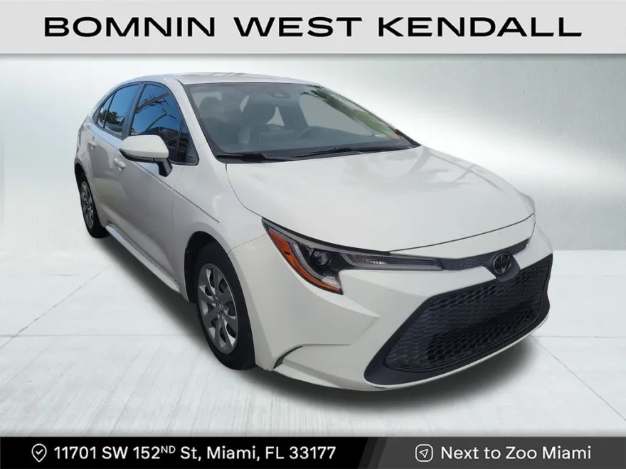 2021 Toyota Corolla LE photo 1