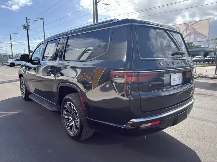 2024 Jeep Wagoneer L Series II photo 1