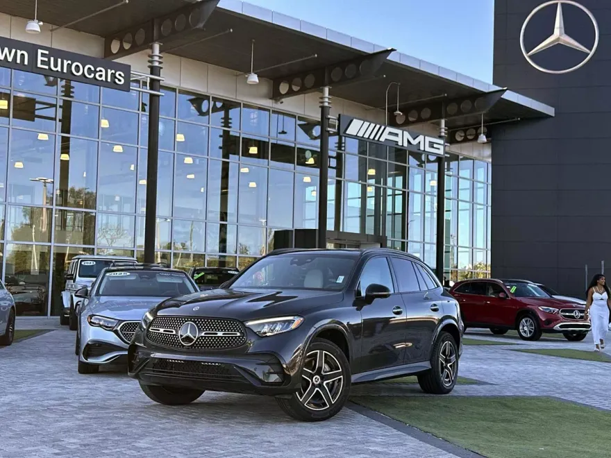 2026 Mercedes Benz GLC 300 photo 1