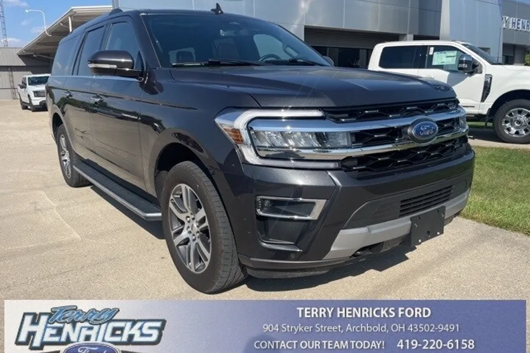 2023 Ford Expedition MAX Limited photo 1