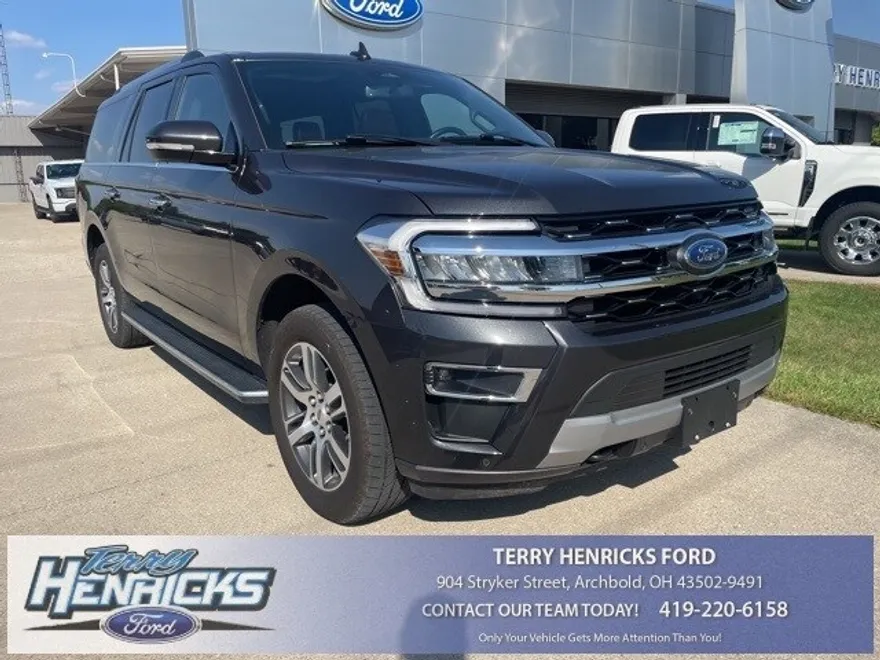 2023 Ford Expedition MAX Limited photo 1