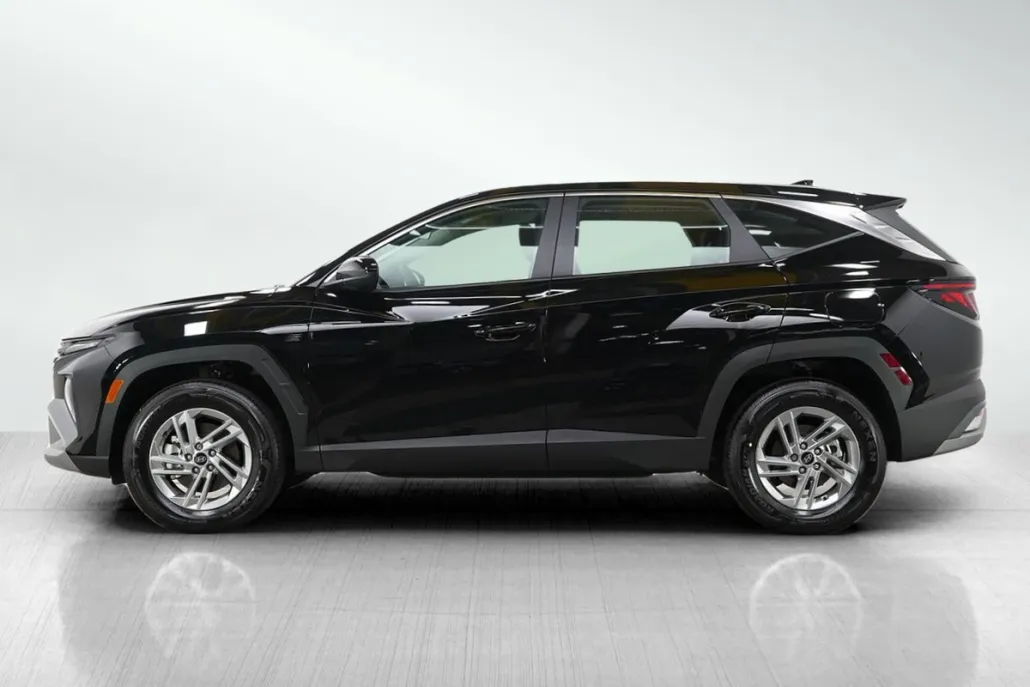 2025 Hyundai Tucson SE photo 1