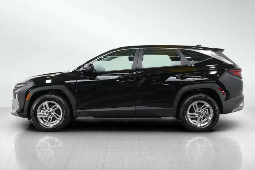 2025 Hyundai Tucson SE photo 1