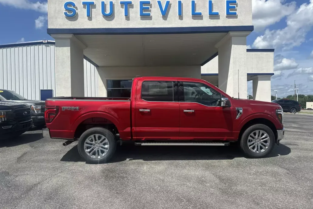 2025 Ford F-150 Lariat photo 1