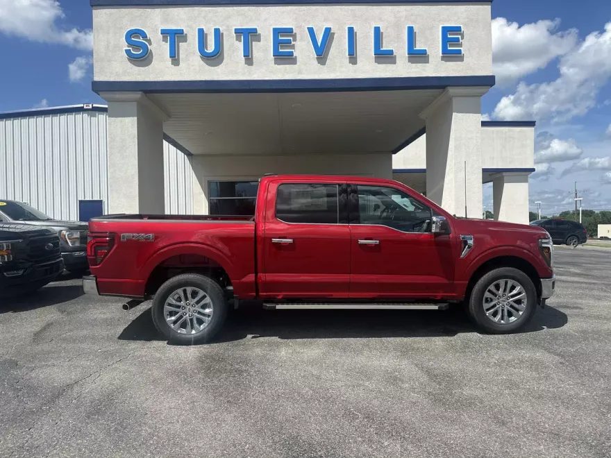 2025 Ford F-150 Lariat photo 1