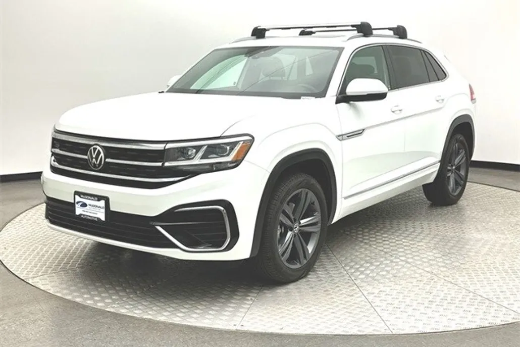 2022 Volkswagen Atlas Cross Sport SEL R-Line photo 1
