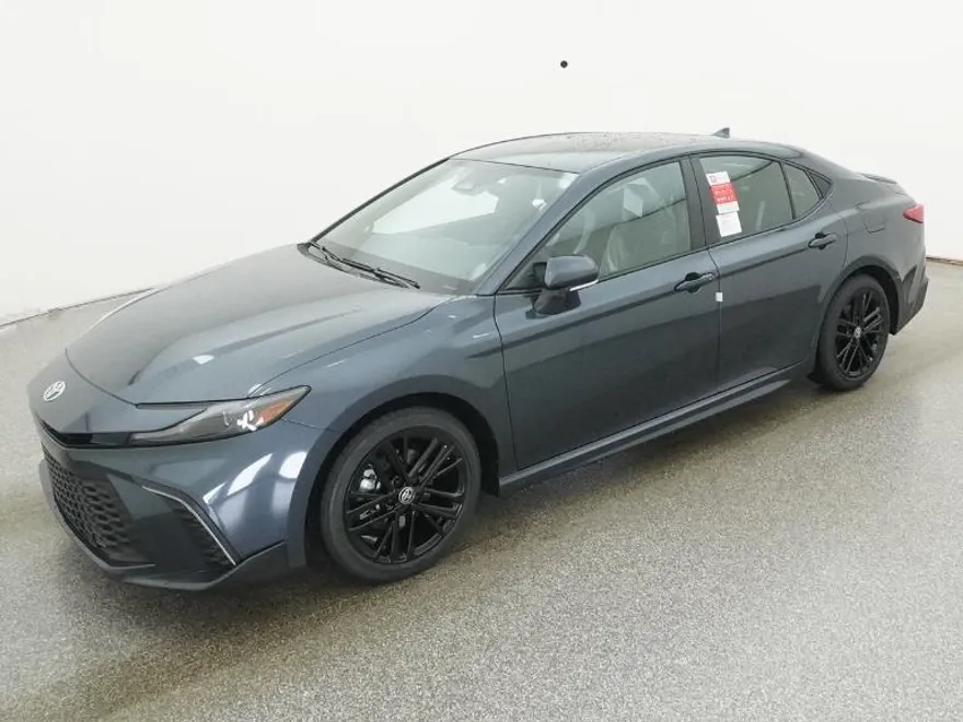 2026 Toyota Camry SE photo 1