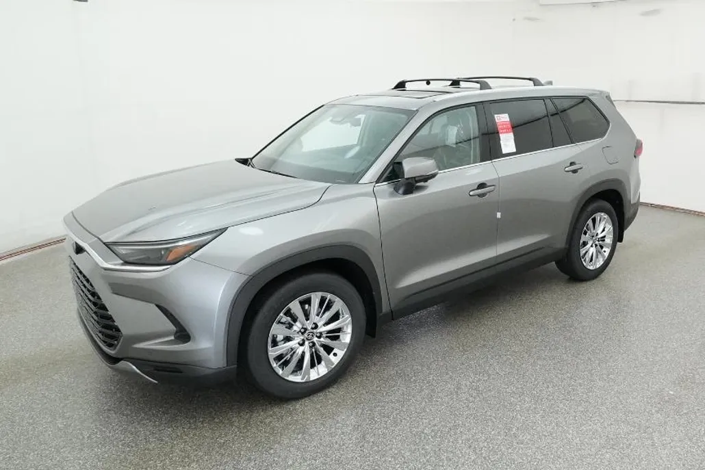 2026 Toyota Grand Highlander Platinum photo 1