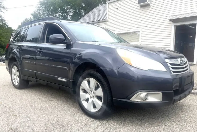 2012 Subaru Outback 2.5i Premium photo 1