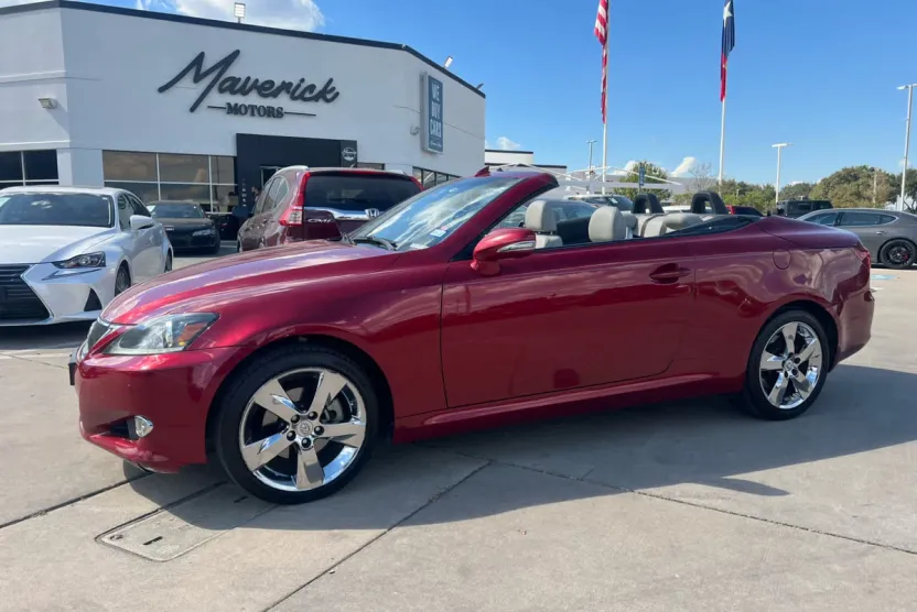 2011 Lexus IS 250C photo 1