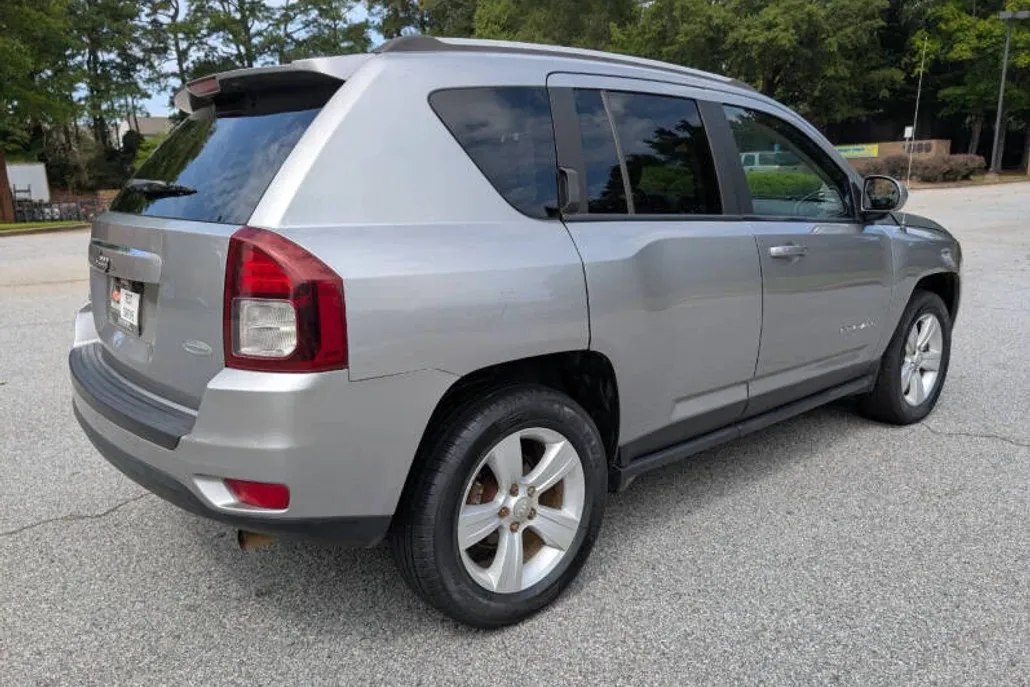 2017 Jeep Compass Latitude photo 1