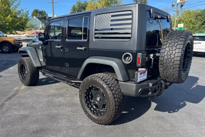 2015 Jeep Wrangler Unlimited Rubicon photo 1