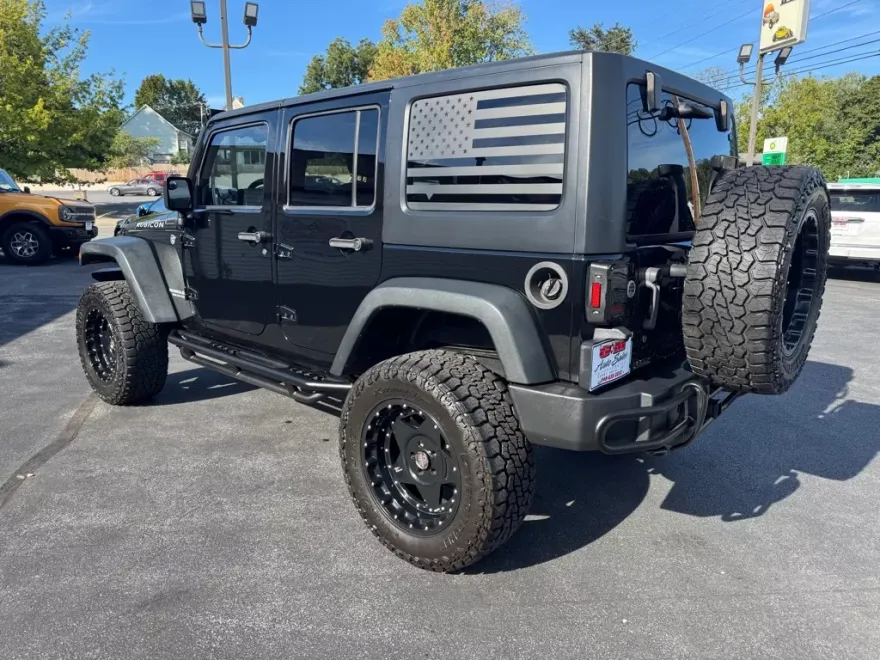 2015 Jeep Wrangler Unlimited Rubicon photo 1