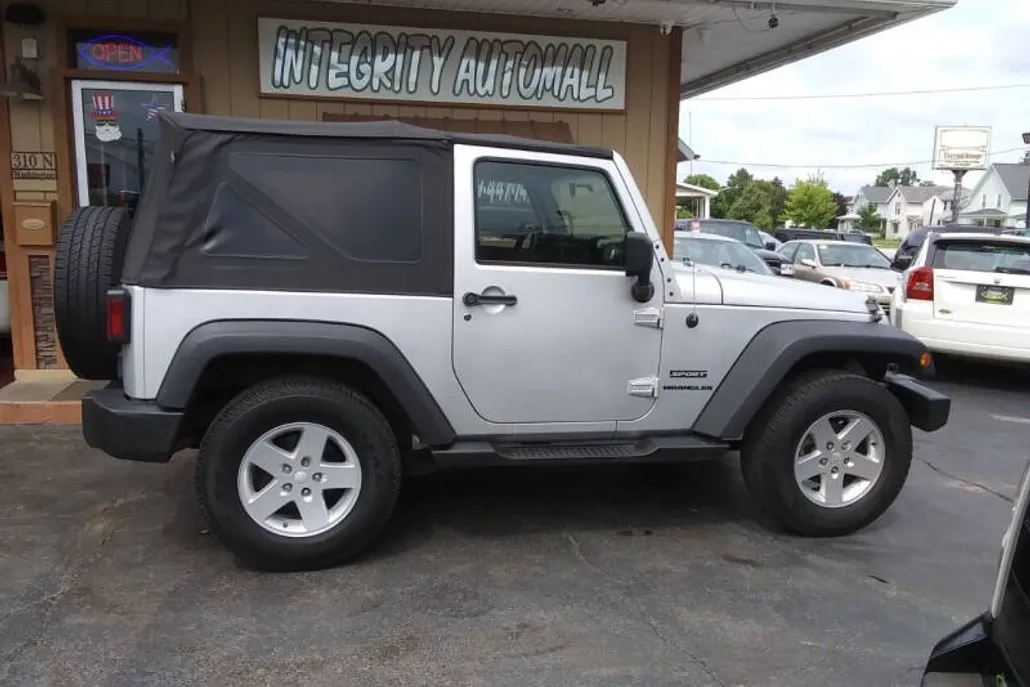 2011 Jeep Wrangler Sport photo 1