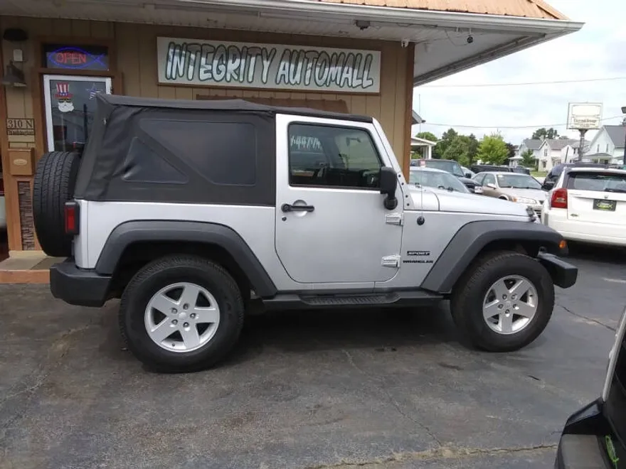 2011 Jeep Wrangler Sport photo 1