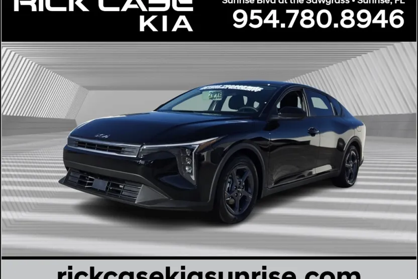 2025 Kia K4 LXS photo 1