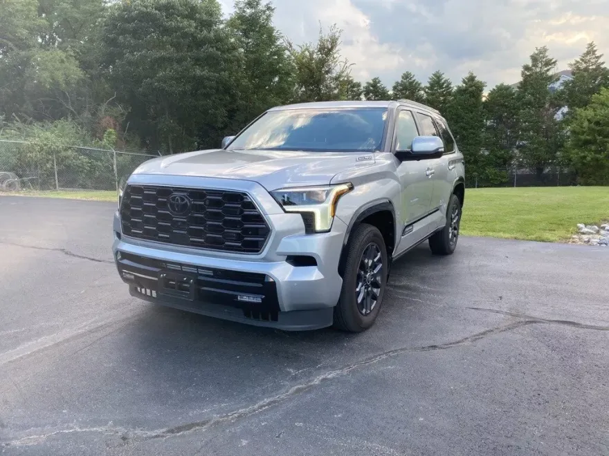 2024 Toyota Sequoia Platinum photo 1