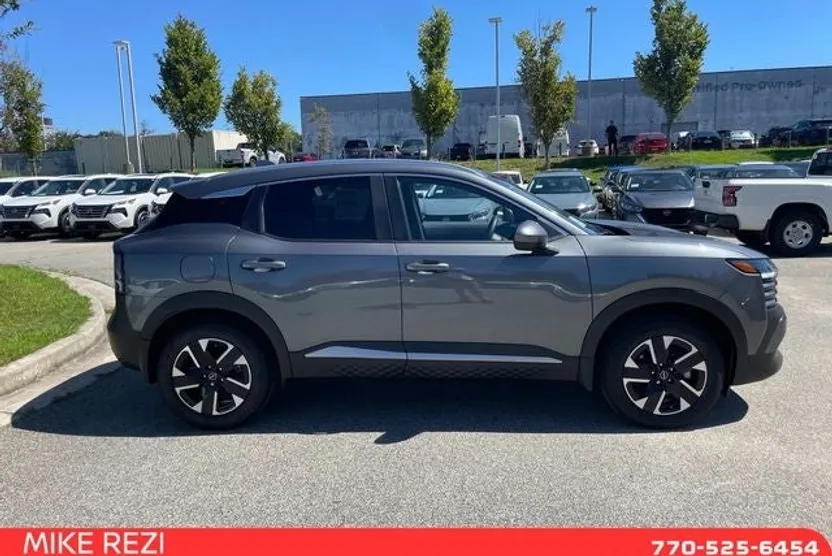 2025 Nissan Kicks SV photo 1