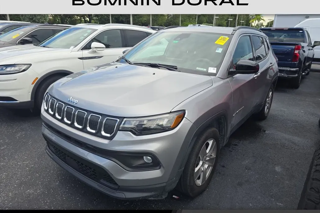 2022 Jeep Compass Latitude photo 1