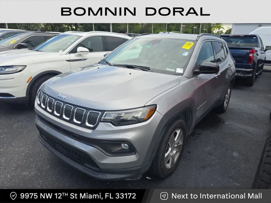 2022 Jeep Compass Latitude photo 1