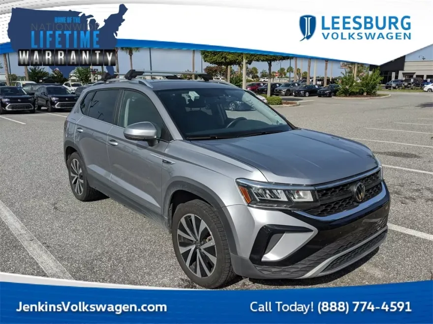 2022 Volkswagen Taos SE photo 1