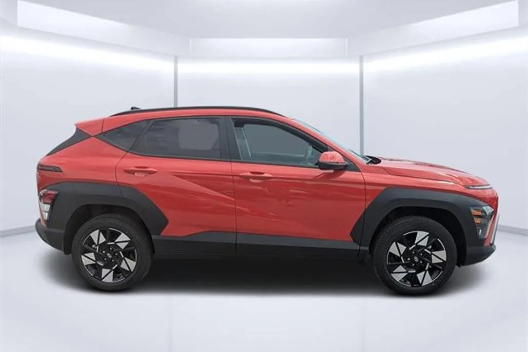 2025 Hyundai Kona SEL photo 1