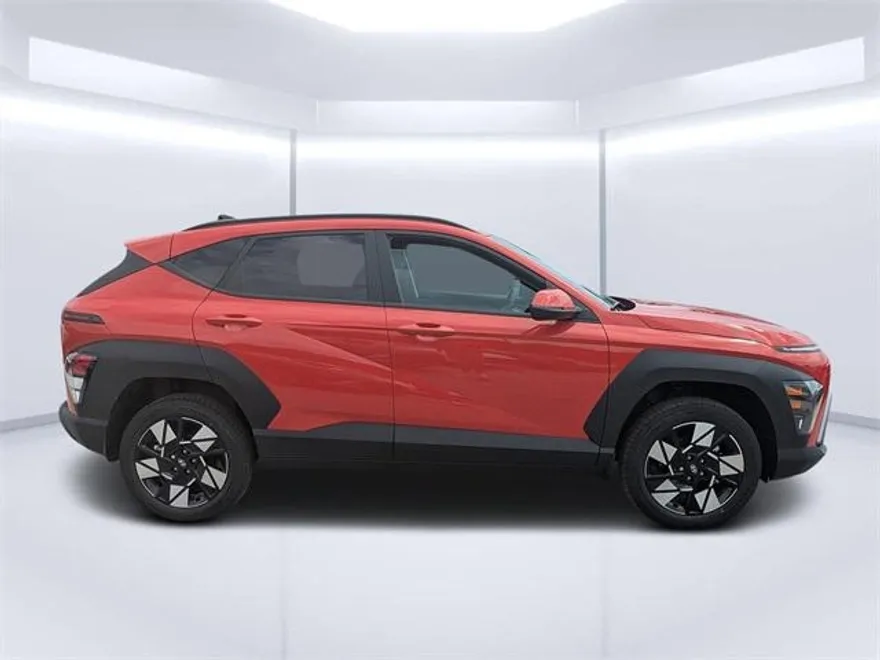 2025 Hyundai Kona SEL photo 1