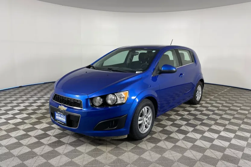 2016 Chevrolet Sonic LT photo 1