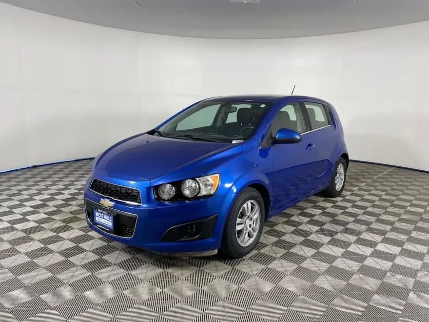 2016 Chevrolet Sonic LT photo 1
