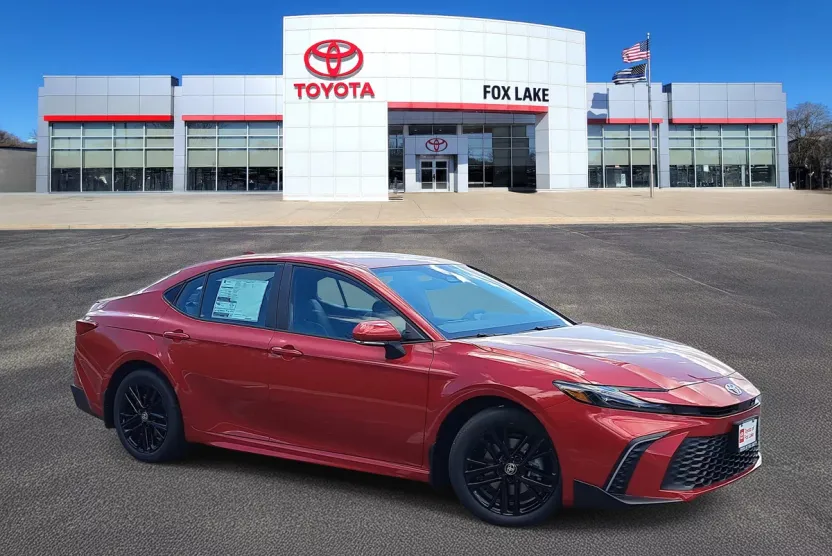 2025 Toyota Camry SE photo 1