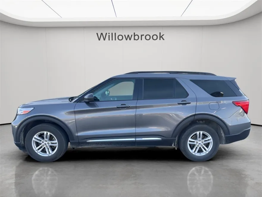 2023 Ford Explorer XLT photo 1