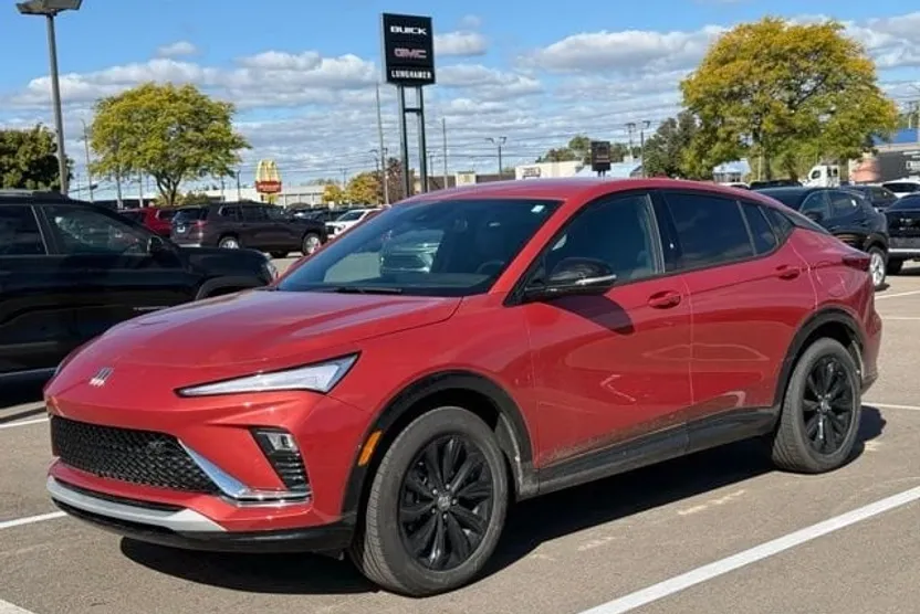 2024 Buick Envista ST photo 1