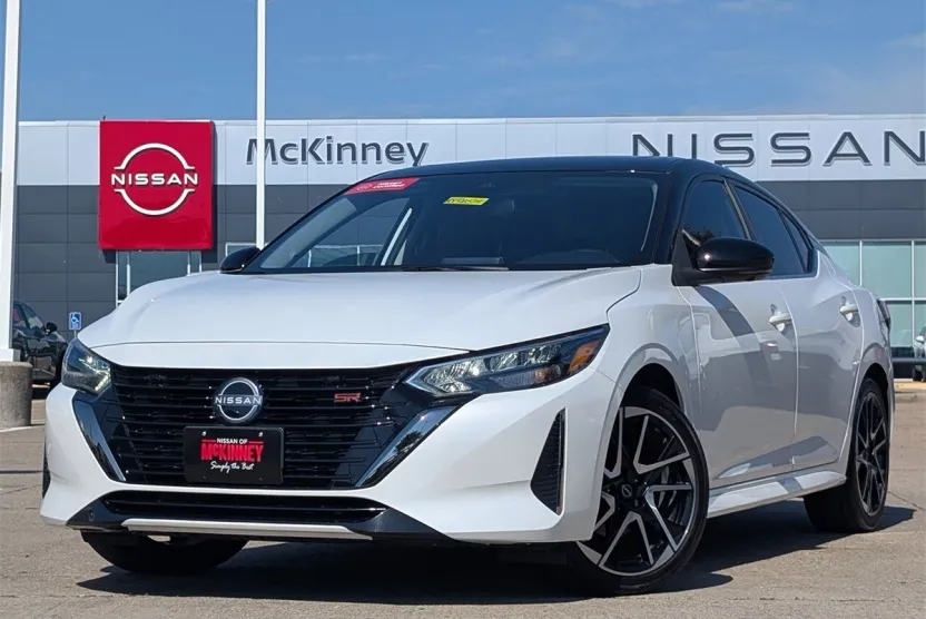 2024 Nissan Sentra SR photo 1