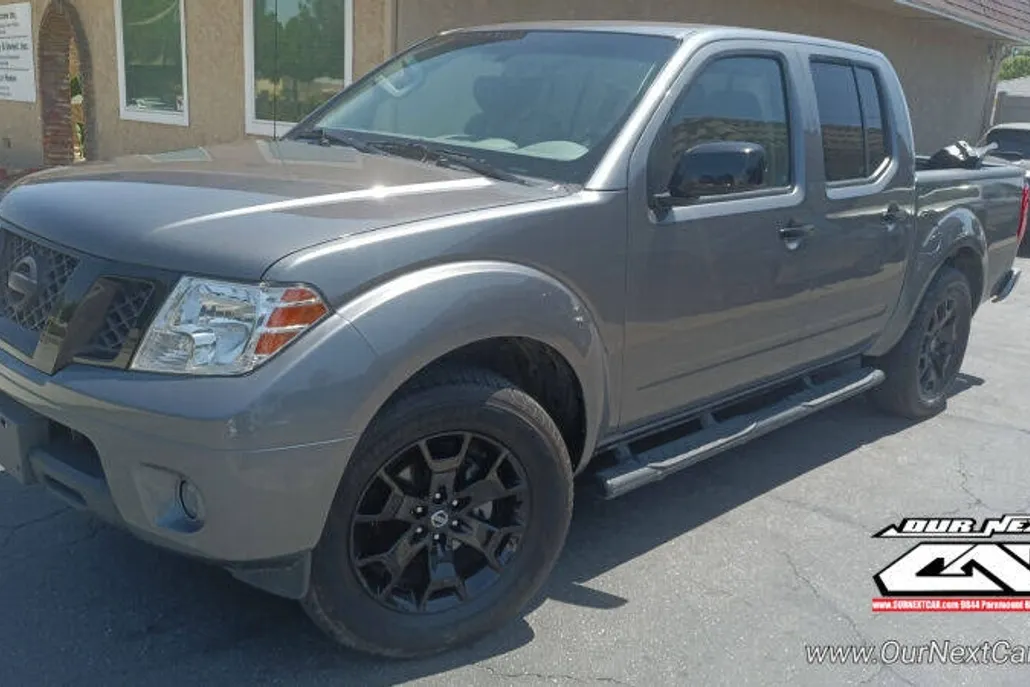 2021 Nissan Frontier SV Crew Cab photo 1