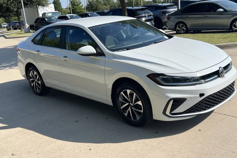 2025 Volkswagen Jetta S photo 1